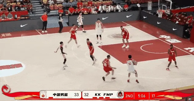 开云注册网址-王俊杰突破飞身上篮再打进,已经拿到8分3篮板2助攻